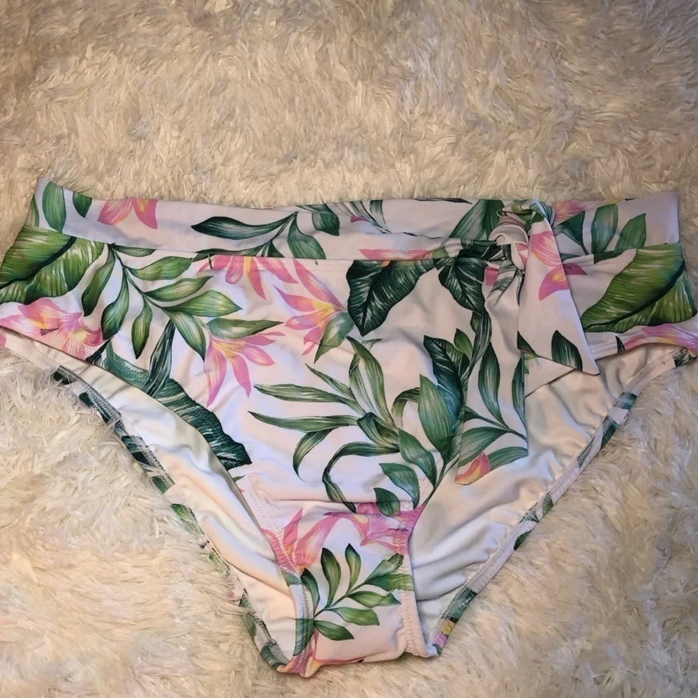 VENUS Tropical Leaf Print Women's Bathing suit bottoms size 20 NWOT